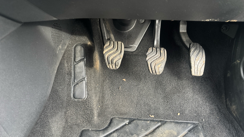 Nissan Qashqai 1.3 DiG-T MH Acenta Premium 5dr Petrol Hatchback